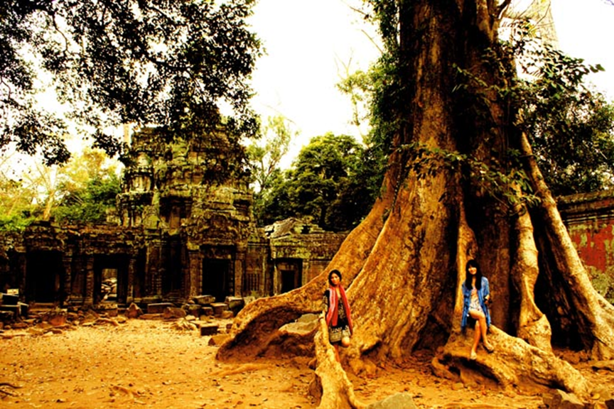 http://www.canyonsworldwide.com/canyonlovers/cambodia/pictures/elves_fairy_cambodia.png